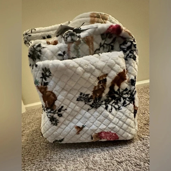 NWOT Vera Bradley Large Duffle Bag in Winter Fleece - Picture 7 of 8